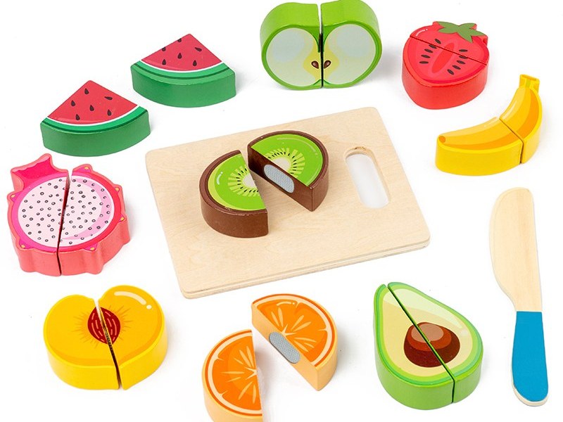 Play food and kitchen sets